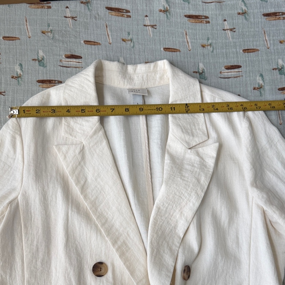Women’s Double-Breasted Cream Lightweight Blazer - Picture 10 of 12